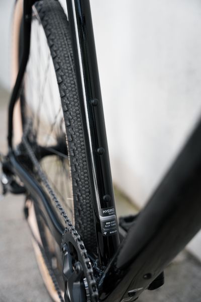 SBIKECRID011_image1_2048x