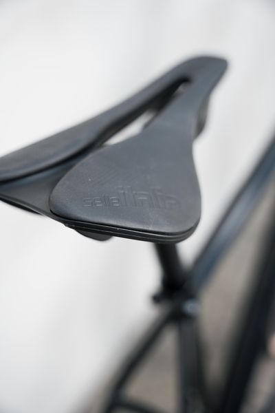 SBIKECRID011_image5_2048x